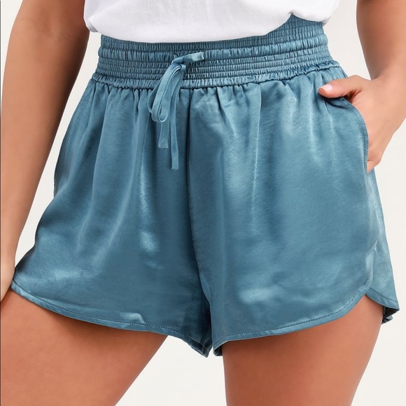 Blue satin shorts - Picture 2 of 4